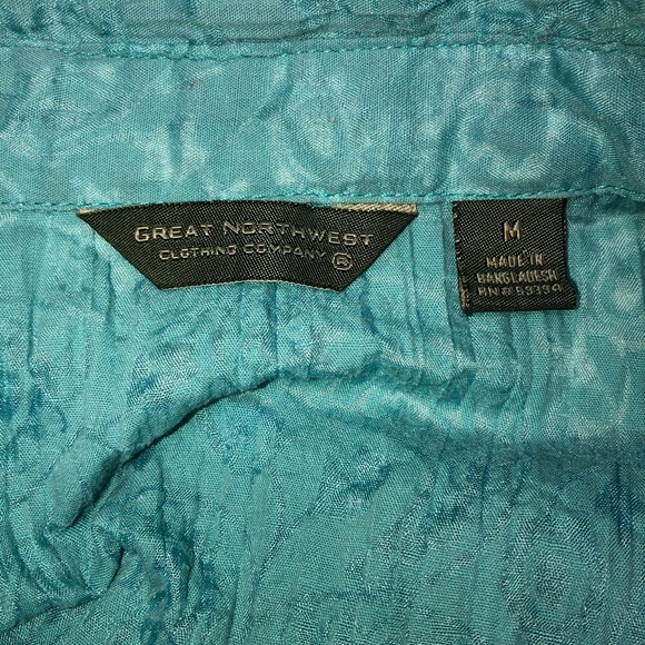 Capped Sleeved Button Down Blouse - Picture 7 of 8